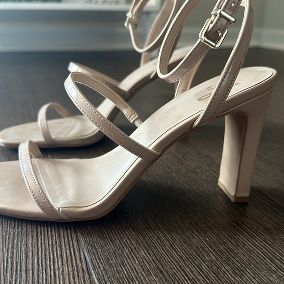 Tan Heels - Picture 2 of 4